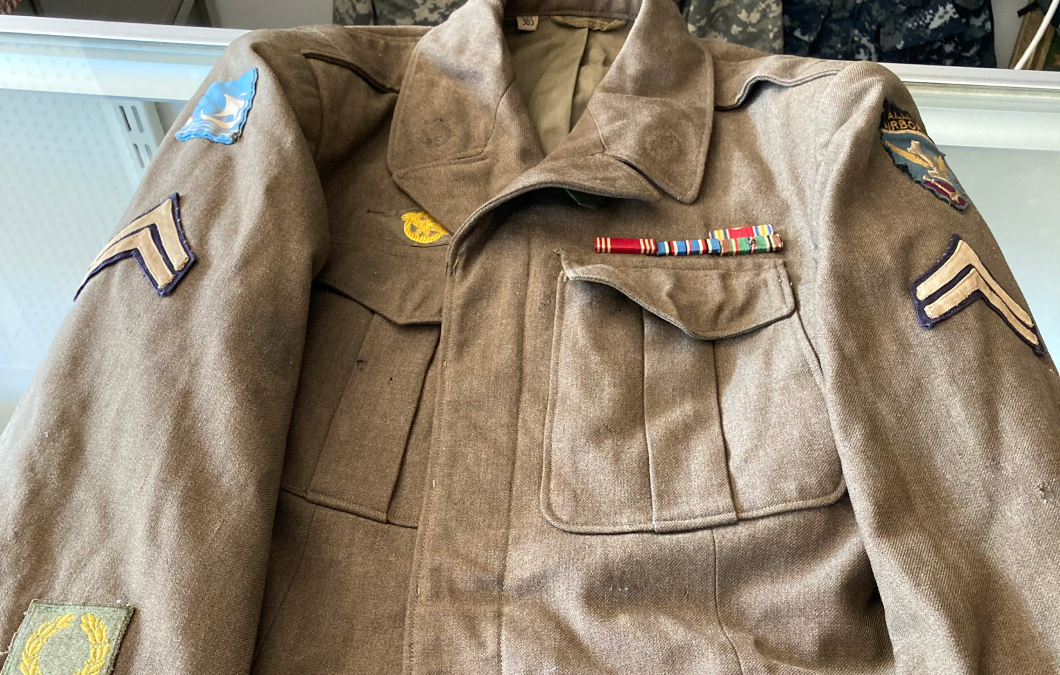 17th Airborne Division: Uniform Close-up